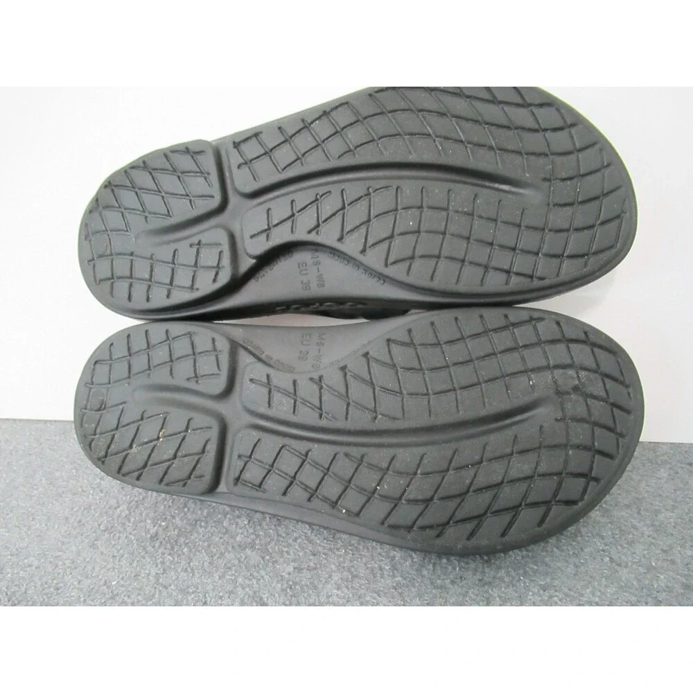 OOFOS Ooahh Thong Sandals Mens Size 6 Womens 8 - EU 39 Black Recovery Comfort